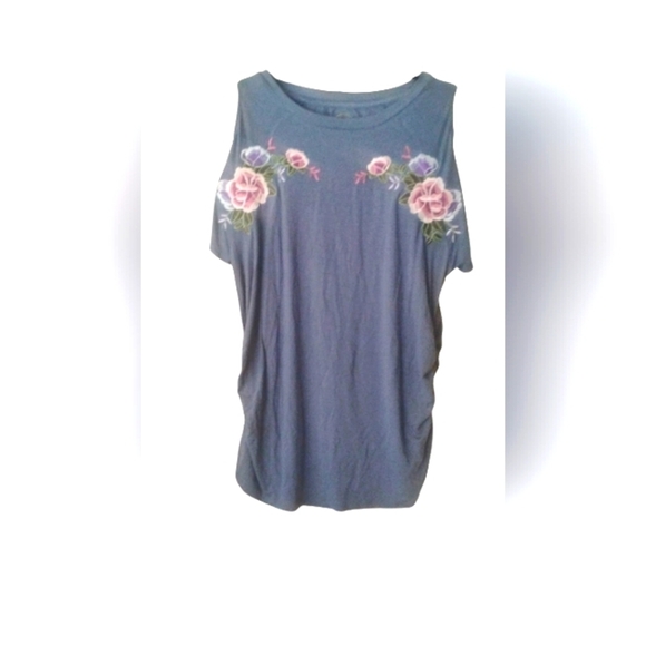 Belly Glo Tops - Belly Glo Maternity Top Flattering Cold Shoulder Floral Blue SZ XL NWT ❤️